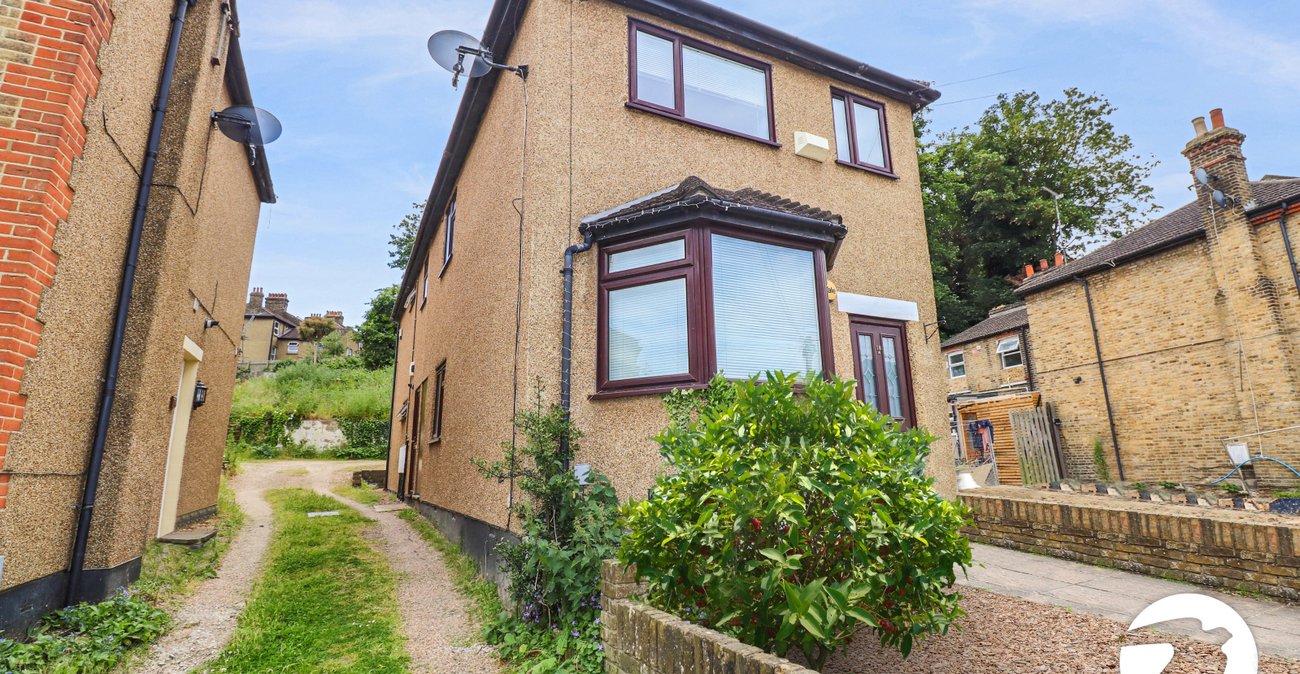 1 bedroom property for sale in Belvedere | Robinson Jackson