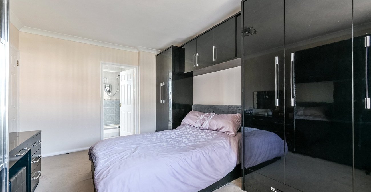 4 bedroom house for sale in Gravesend | Robinson Michael & Jackson