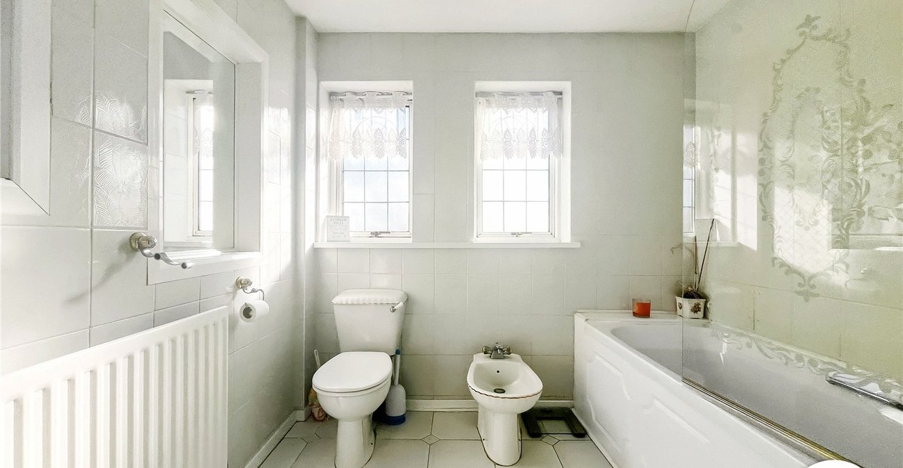 4 bedroom house for sale in Minster on Sea | Robinson Michael & Jackson