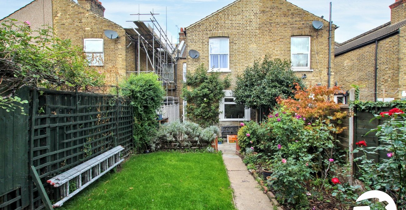 3 bedroom house for sale in Abbey Wood | Robinson Jackson