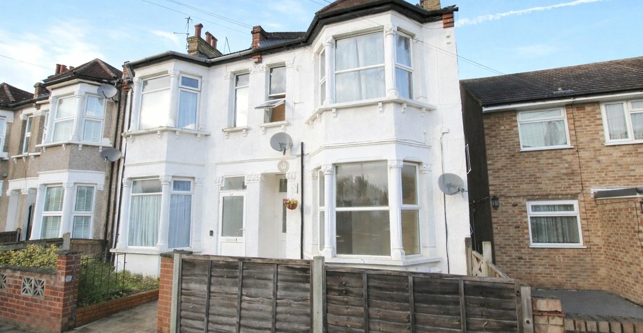 2 bedroom property for sale in Abbey Wood | Robinson Jackson
