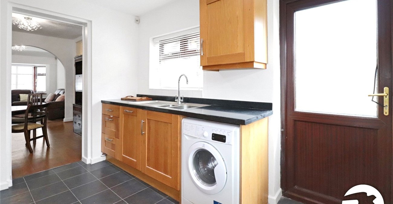 2 bedroom bungalow for sale in Bexleyheath | Robinson Jackson