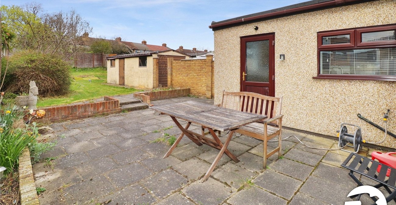 2 bedroom bungalow for sale in Bexleyheath | Robinson Jackson