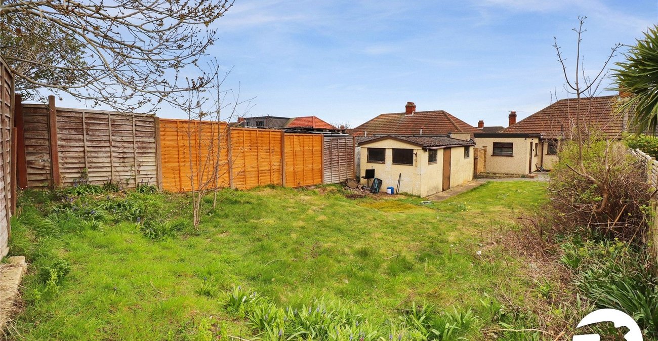 2 bedroom bungalow for sale in Bexleyheath | Robinson Jackson