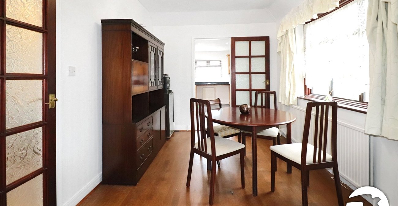 2 bedroom bungalow for sale in Bexleyheath | Robinson Jackson