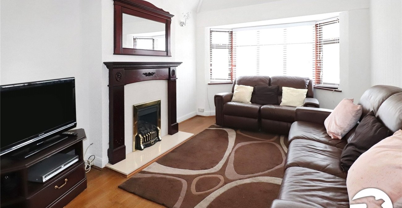 2 bedroom bungalow for sale in Bexleyheath | Robinson Jackson