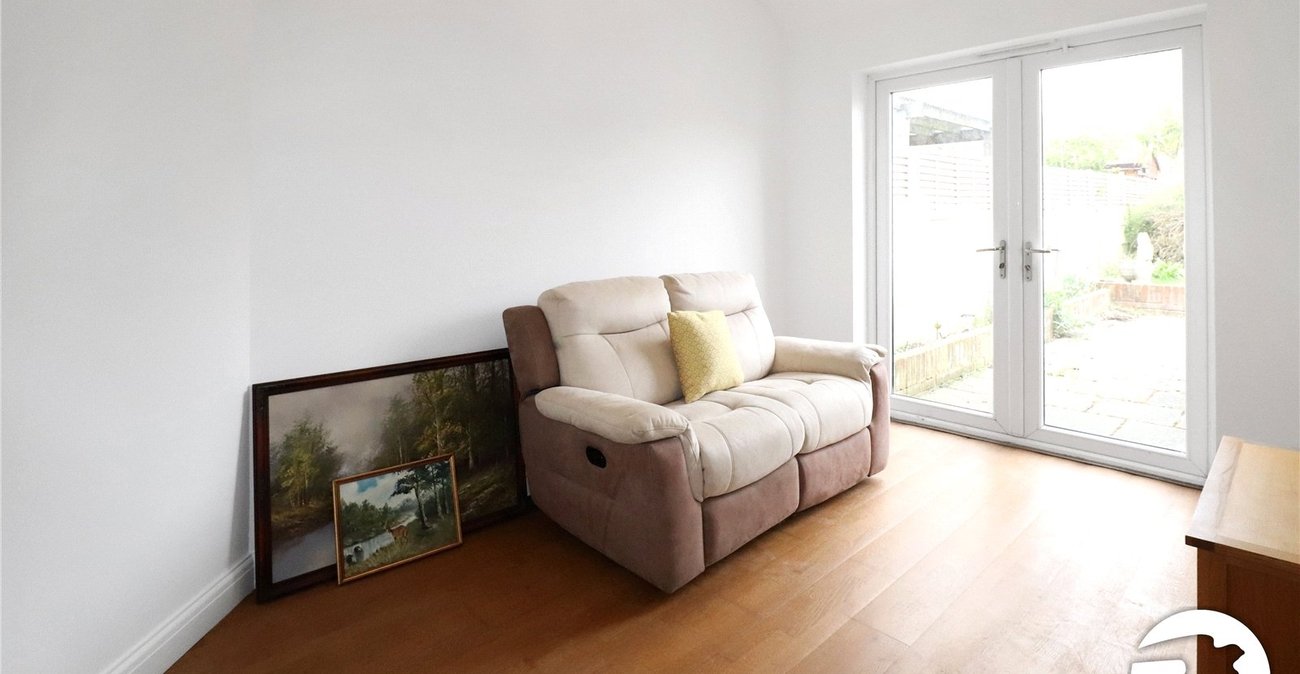 2 bedroom bungalow for sale in Bexleyheath | Robinson Jackson