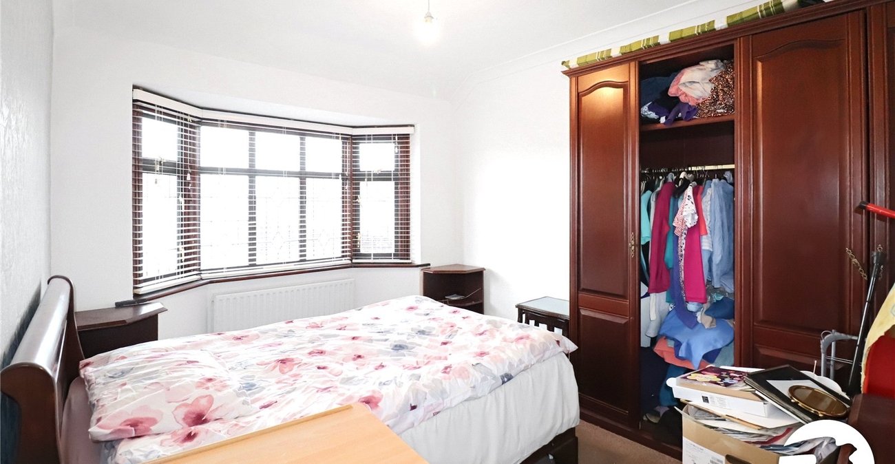 2 bedroom bungalow for sale in Bexleyheath | Robinson Jackson