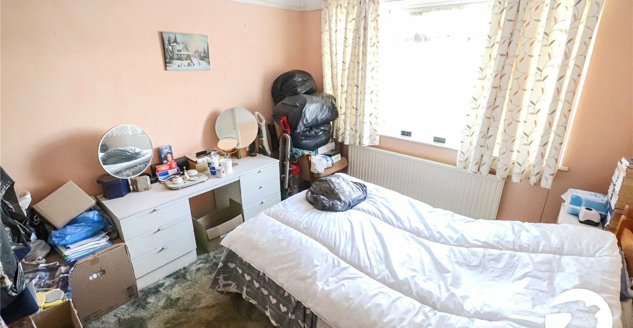 2 bedroom bungalow for sale in Bexleyheath | Robinson Jackson