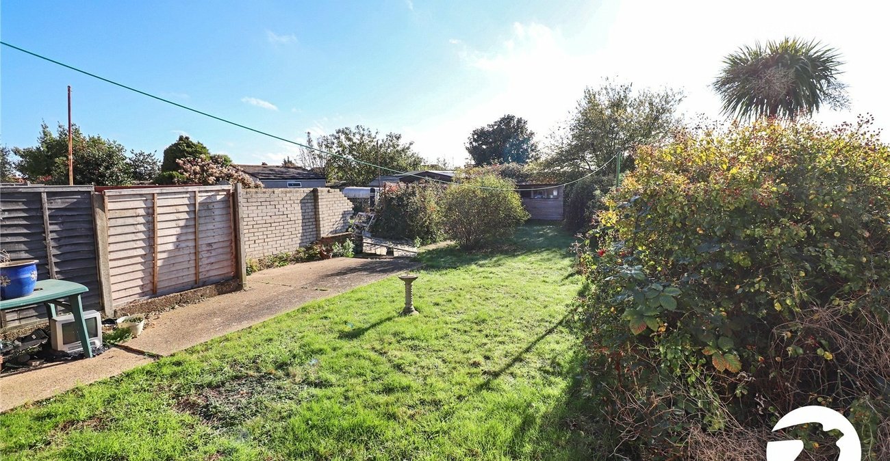 2 bedroom bungalow for sale in Bexleyheath | Robinson Jackson