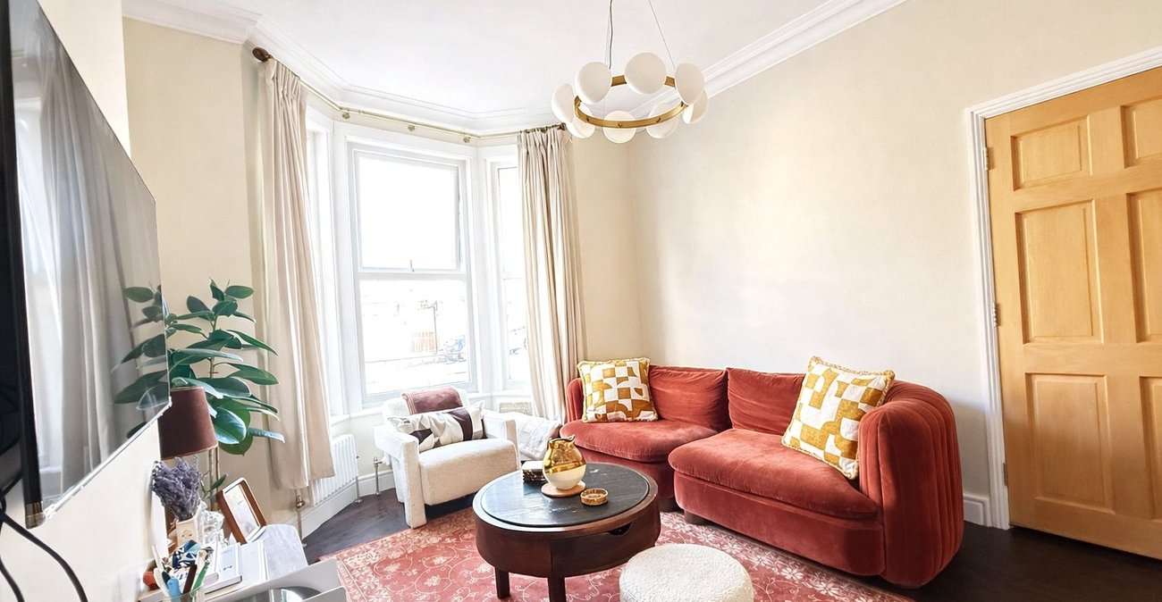 2 bedroom property for sale in Lewisham | Robinson Jackson