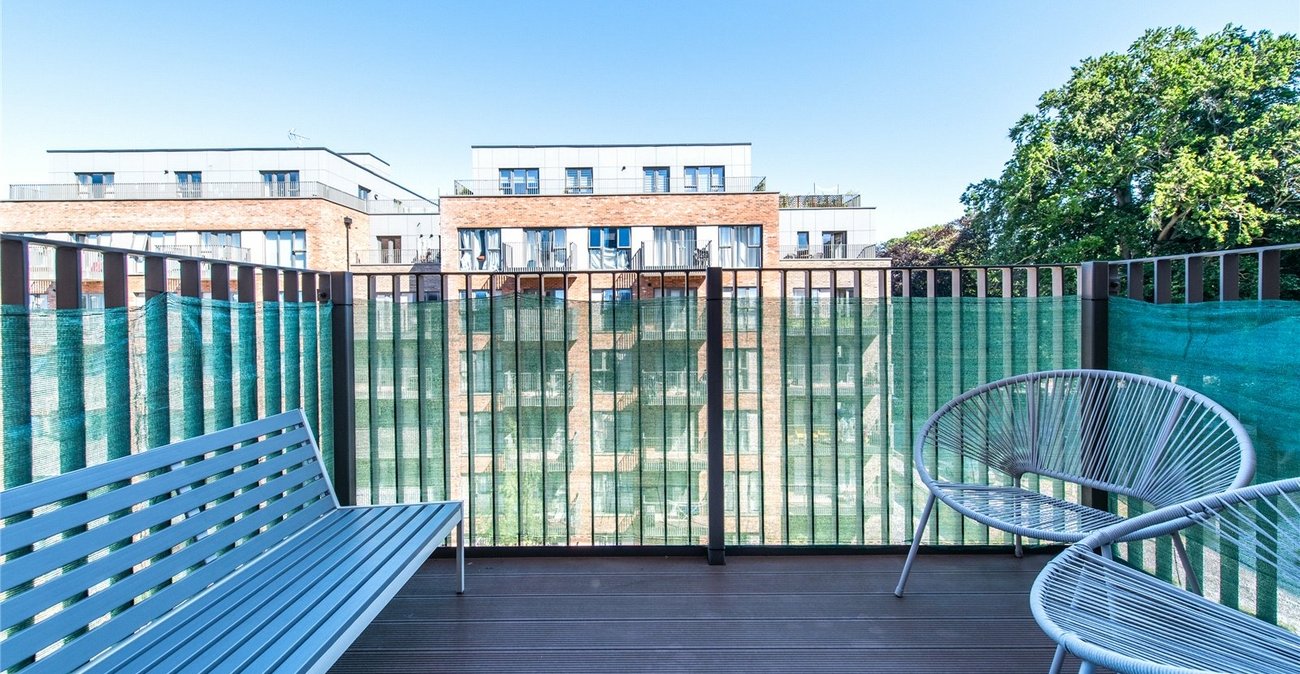 2 bedroom property for sale in Rosalind Drive | Robinson Michael & Jackson