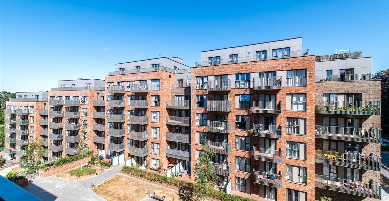 2 bedroom property for sale in Rosalind Drive | Robinson Michael & Jackson