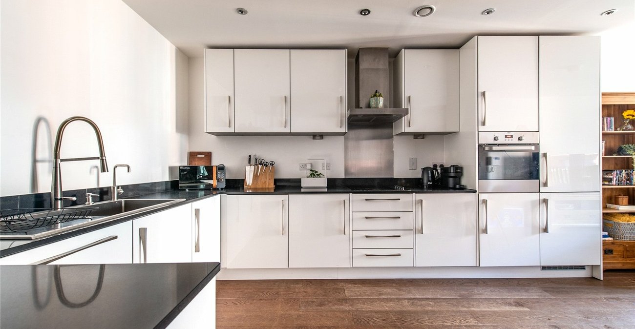 2 bedroom property for sale in Rosalind Drive | Robinson Michael & Jackson