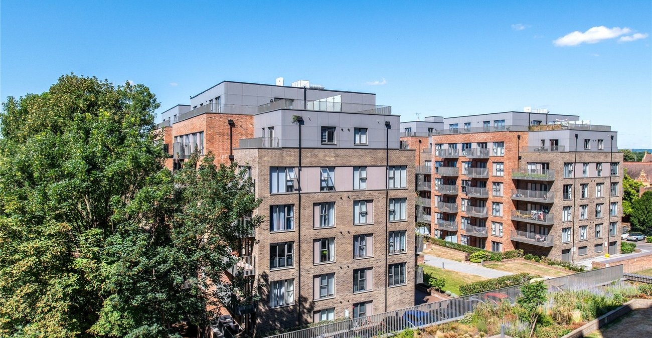 2 bedroom property for sale in Rosalind Drive | Robinson Michael & Jackson