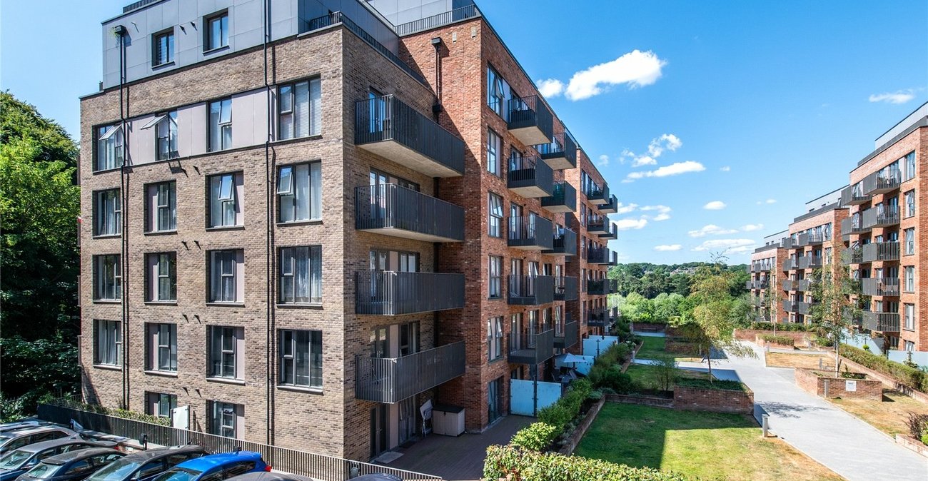 2 bedroom property for sale in Rosalind Drive | Robinson Michael & Jackson