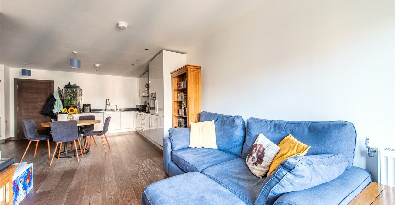 2 bedroom property for sale in Rosalind Drive | Robinson Michael & Jackson