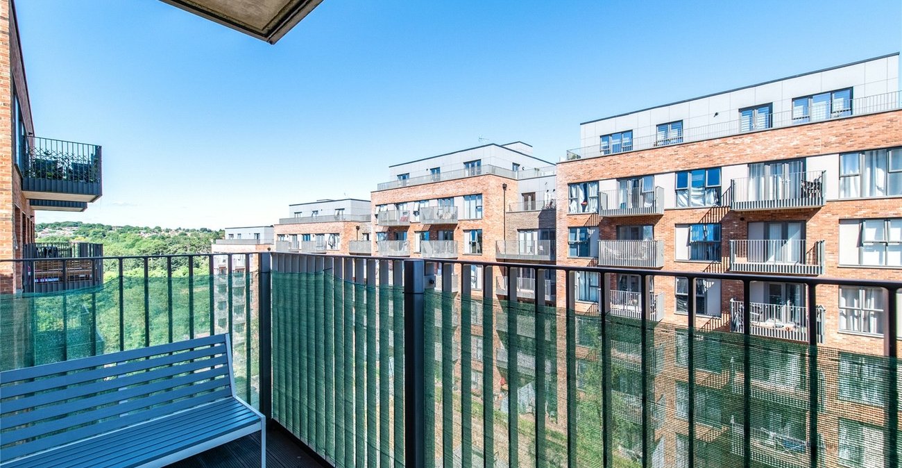 2 bedroom property for sale in Rosalind Drive | Robinson Michael & Jackson