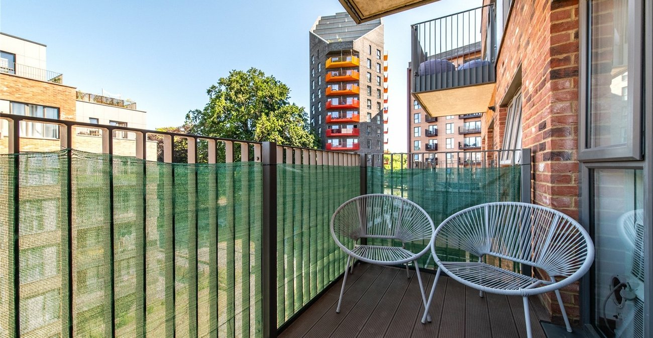 2 bedroom property for sale in Rosalind Drive | Robinson Michael & Jackson