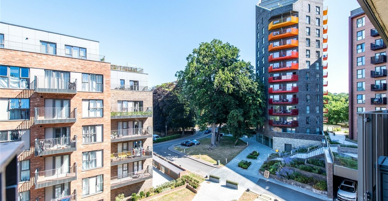 2 bedroom property for sale in Rosalind Drive | Robinson Michael & Jackson