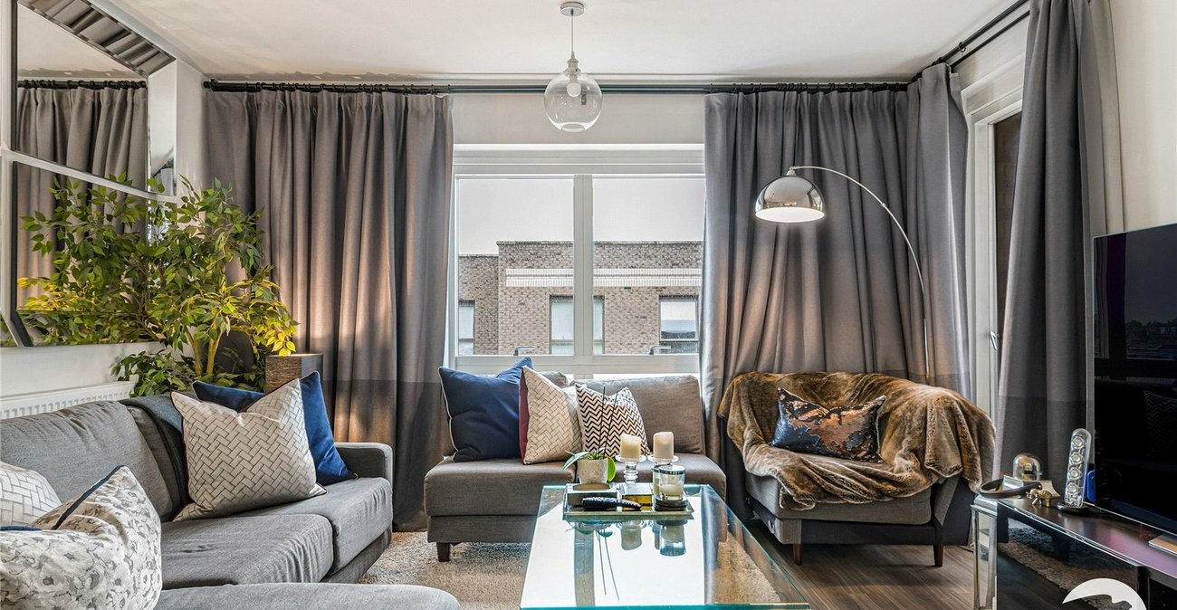 3 bedroom property for sale in Catford | Robinson Jackson