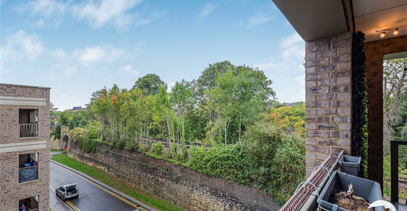 3 bedroom property for sale in Catford | Robinson Jackson