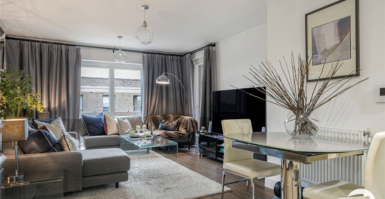 3 bedroom property for sale in Catford | Robinson Jackson