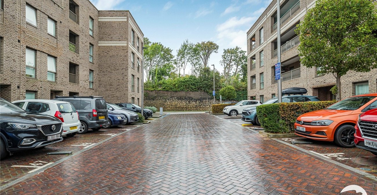 3 bedroom property for sale in Catford | Robinson Jackson