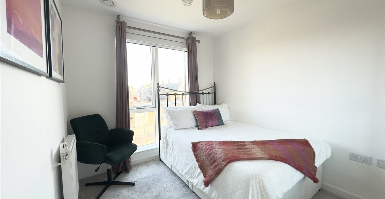 2 bedroom property for sale in London | Robinson Jackson