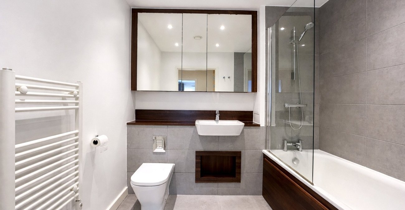 2 bedroom property for sale in London | Robinson Jackson