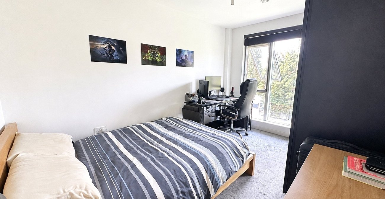 2 bedroom property for sale in London | Robinson Jackson