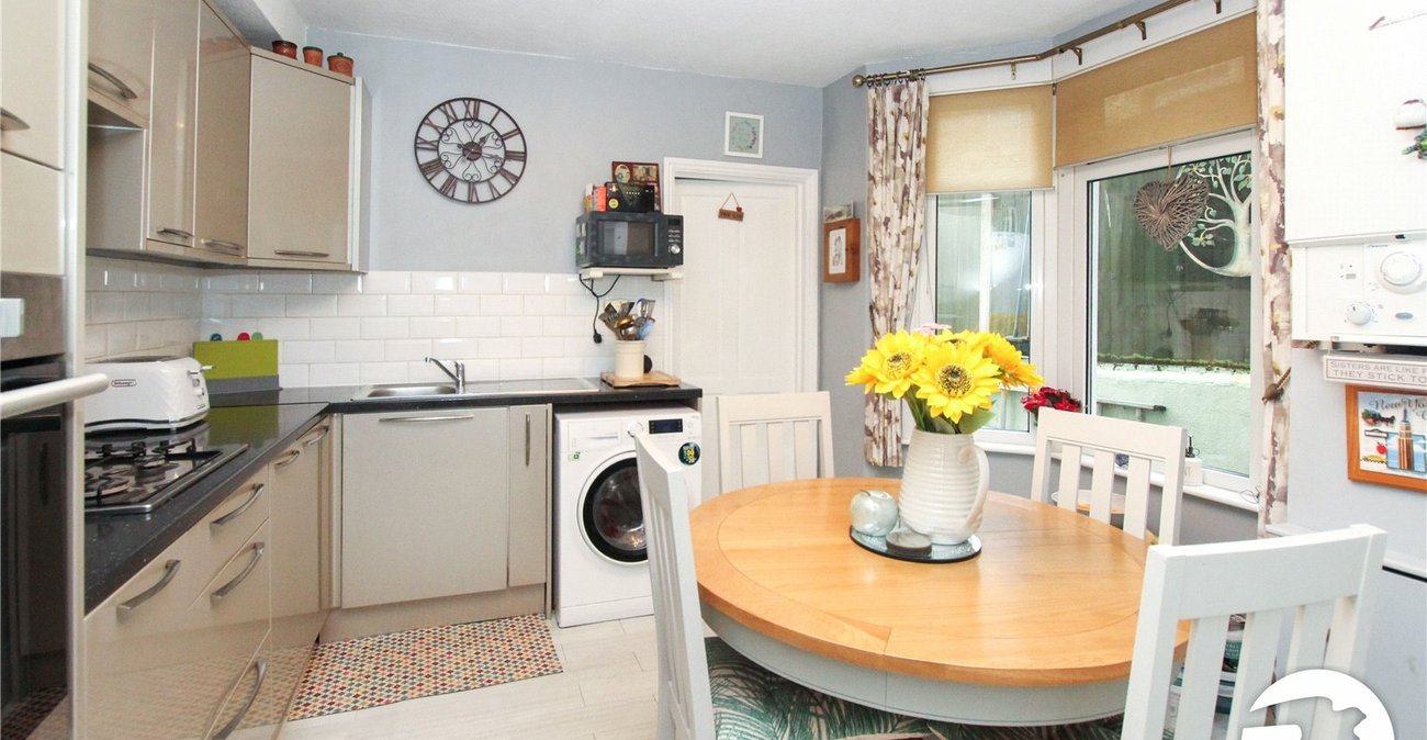 4 bedroom house for sale in Plumstead Common | Robinson Jackson