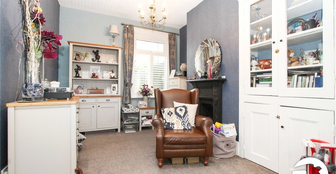 4 bedroom house for sale in Plumstead Common | Robinson Jackson