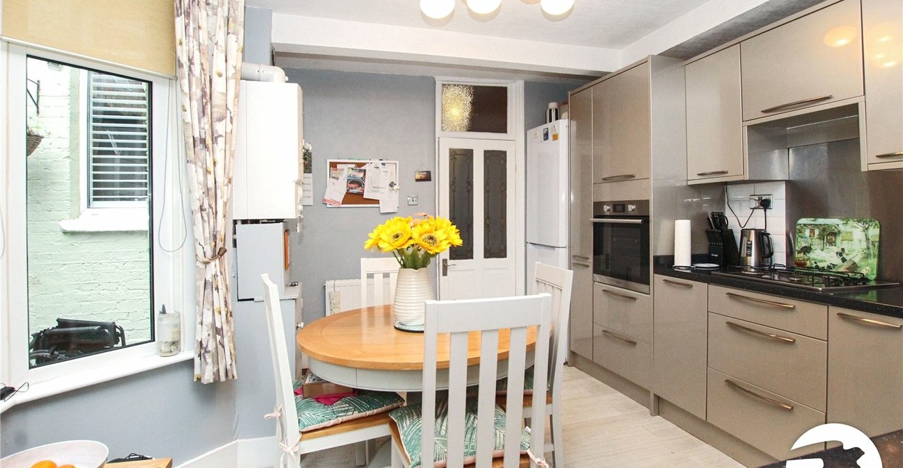 4 bedroom house for sale in Plumstead Common | Robinson Jackson