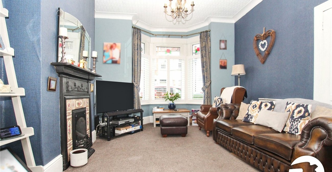 4 bedroom house for sale in Plumstead Common | Robinson Jackson