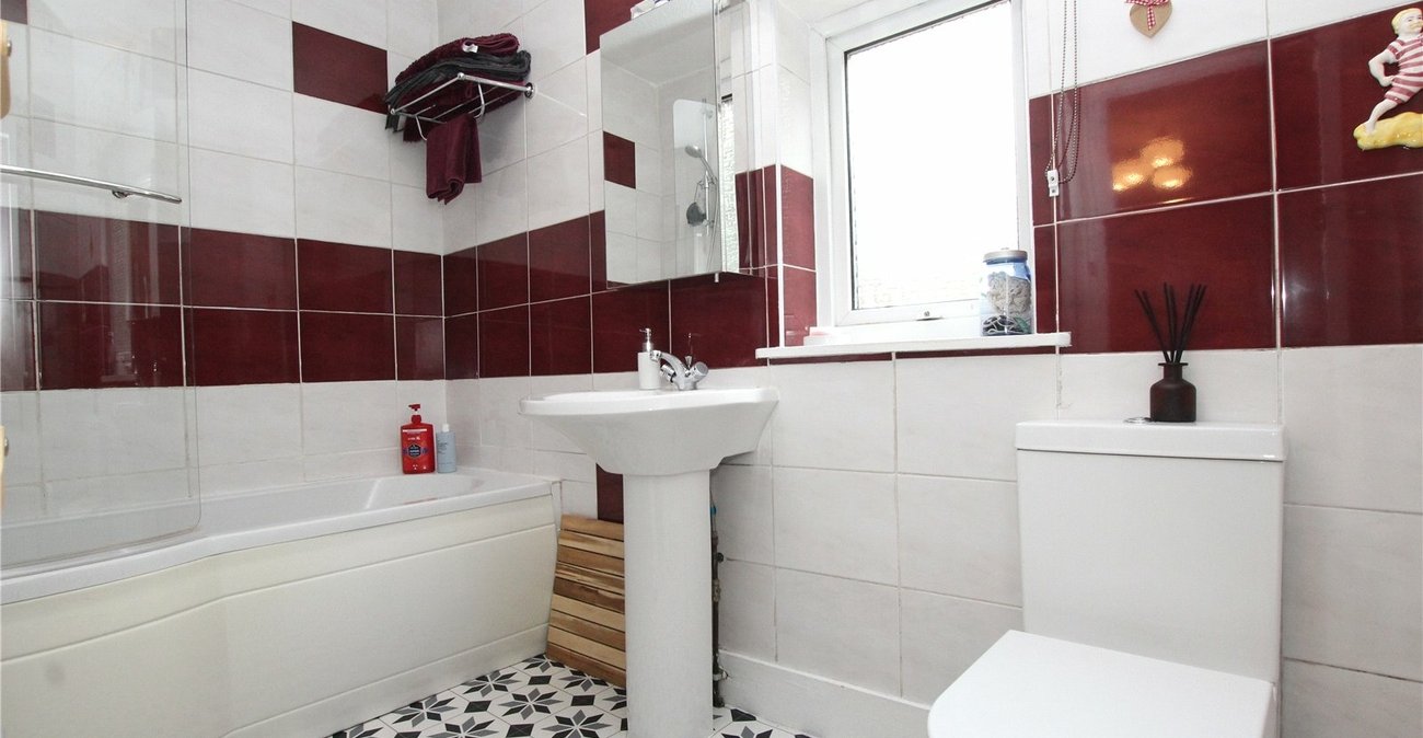 4 bedroom house for sale in Plumstead Common | Robinson Jackson