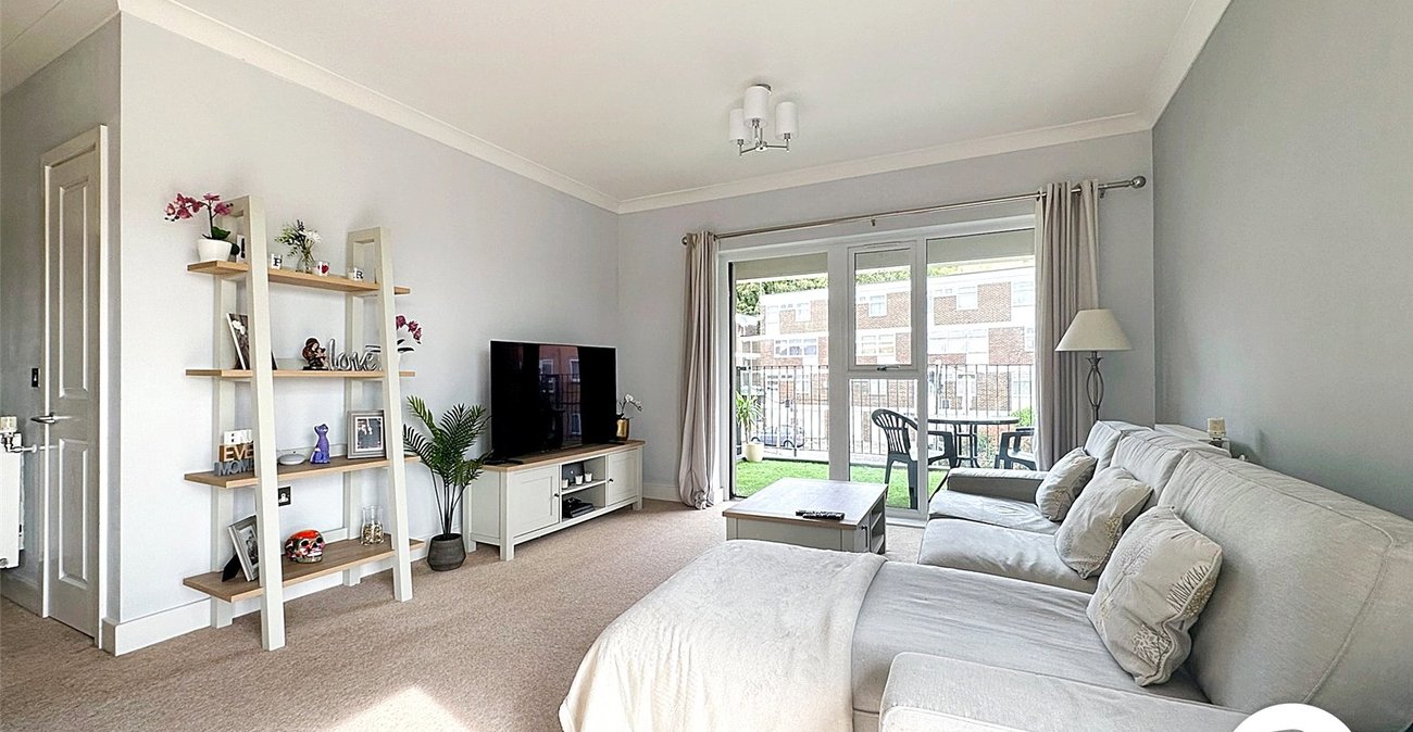 2 bedroom property for sale in Carpeaux Close | Robinson Michael & Jackson