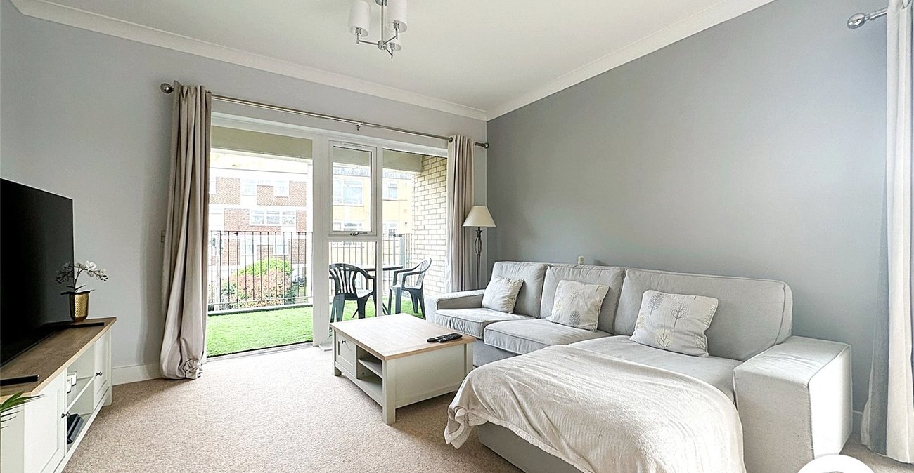 2 bedroom property for sale in Carpeaux Close | Robinson Michael & Jackson