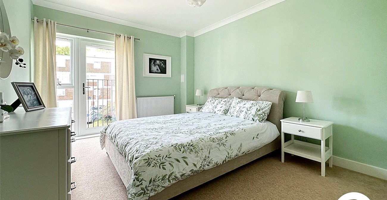 2 bedroom property for sale in Carpeaux Close | Robinson Michael & Jackson