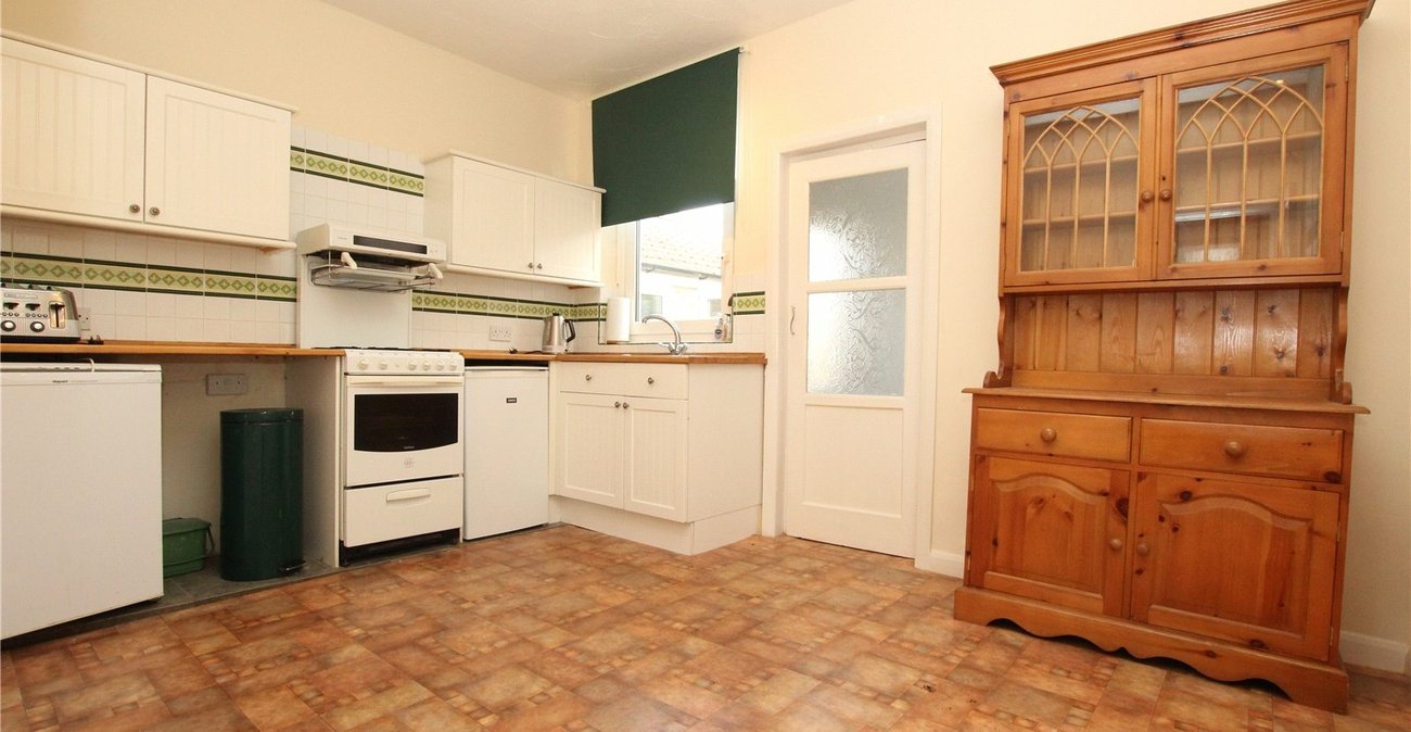 2 bedroom house for sale in London | Robinson Jackson