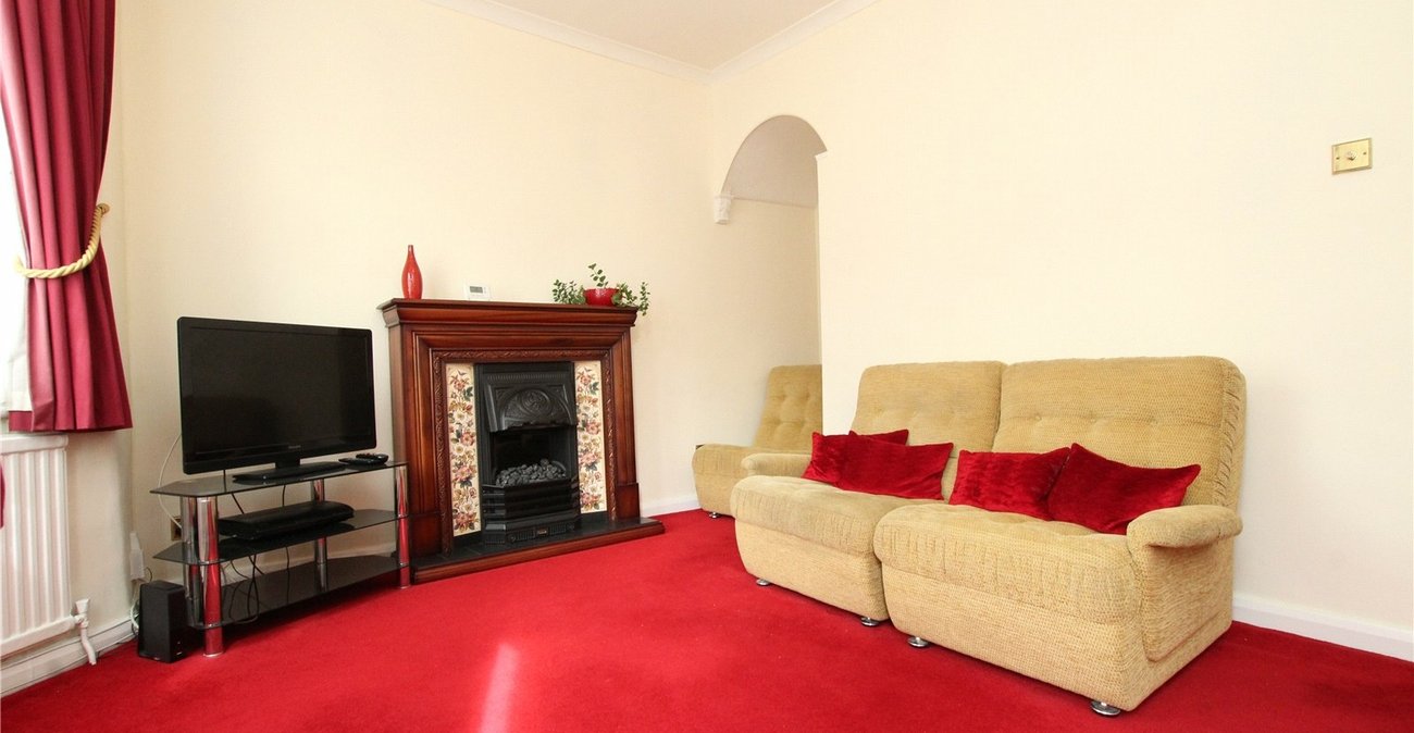 2 bedroom house for sale in London | Robinson Jackson