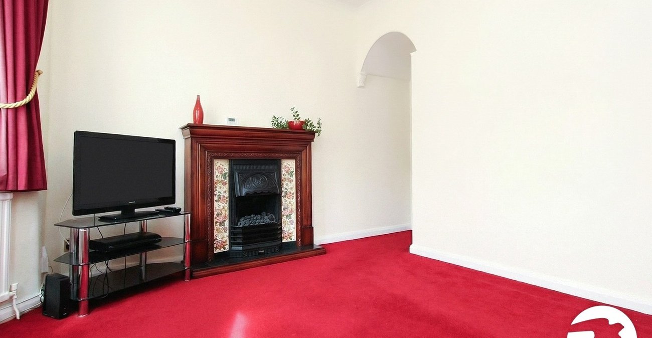 2 bedroom house for sale in London | Robinson Jackson