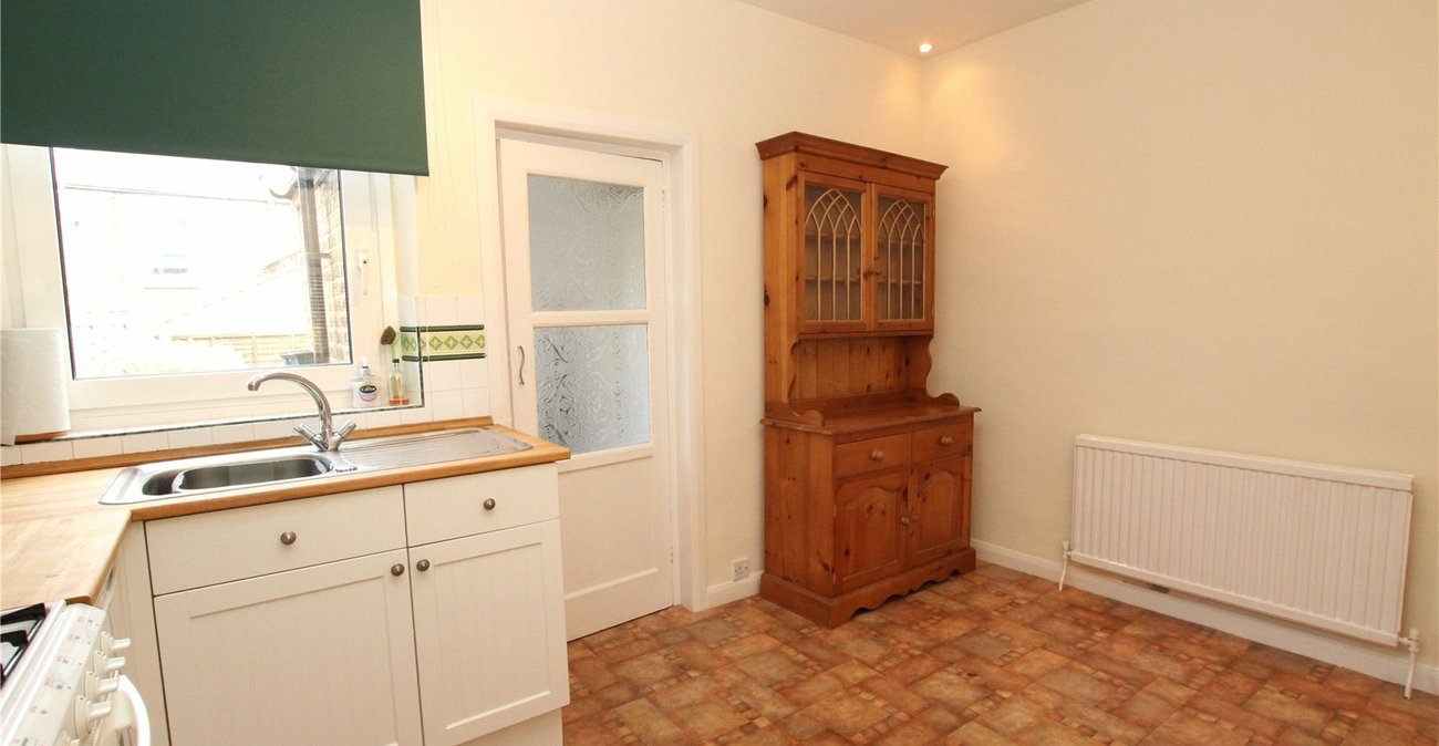 2 bedroom house for sale in London | Robinson Jackson