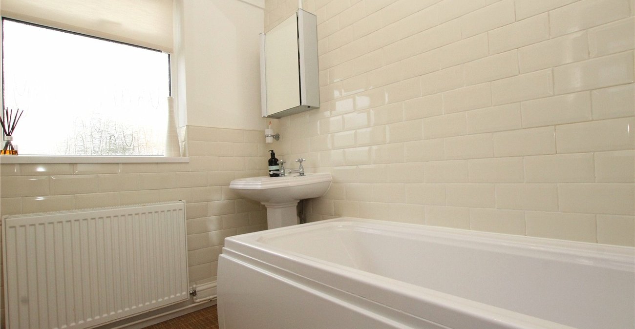 2 bedroom house for sale in London | Robinson Jackson