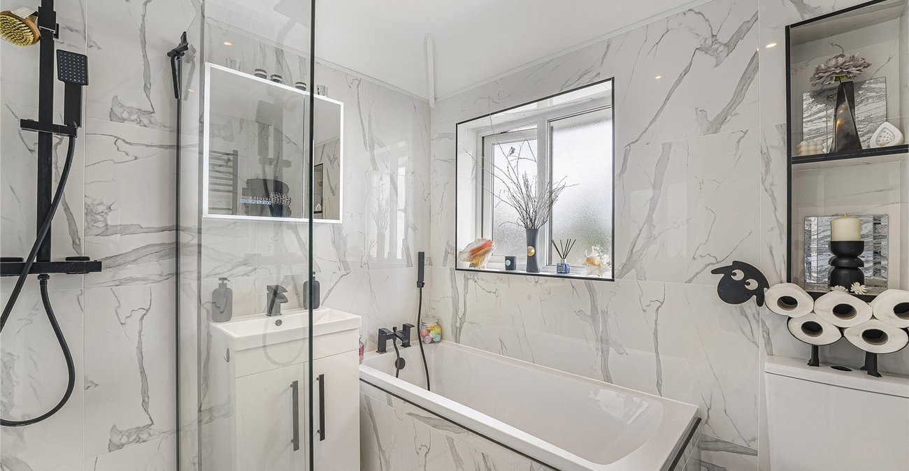 3 bedroom house for sale in Swanscombe | Robinson Jackson