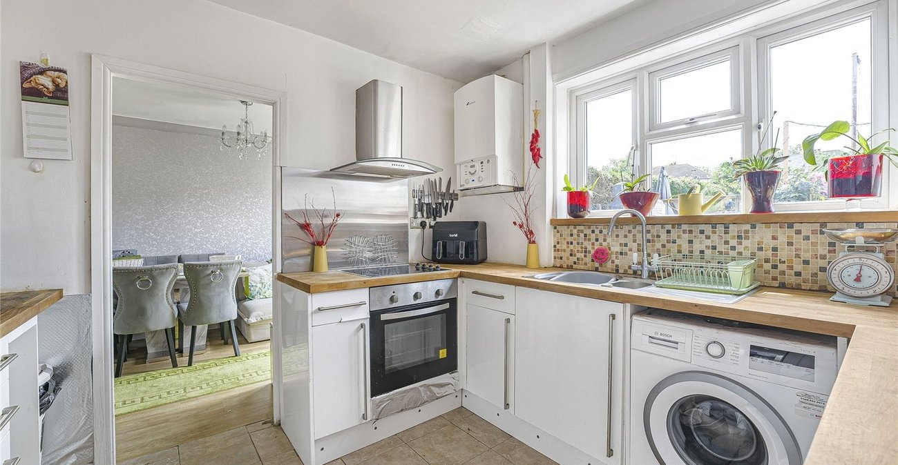 3 bedroom house for sale in Swanscombe | Robinson Jackson