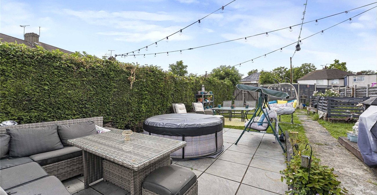3 bedroom house for sale in Swanscombe | Robinson Jackson