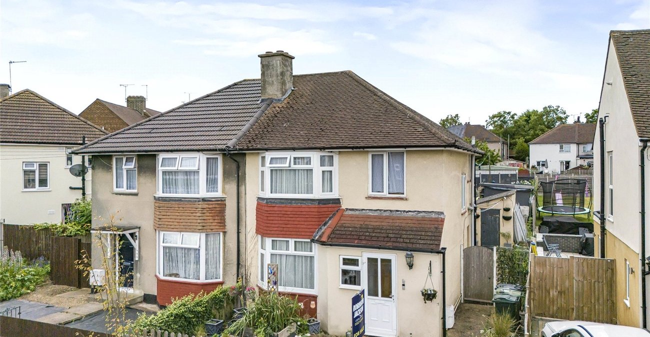 3 bedroom house for sale in Swanscombe | Robinson Jackson