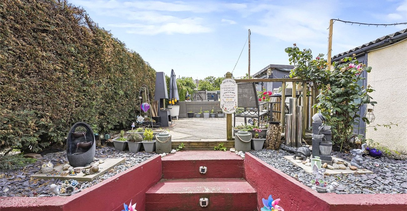 3 bedroom house for sale in Swanscombe | Robinson Jackson