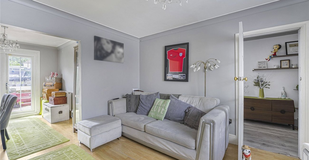 3 bedroom house for sale in Swanscombe | Robinson Jackson